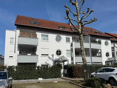 Fellbach, 3-Zi.-ETW, Balk., E-Küche, eigenes Gärtchen am Haus, sofort frei – Bild 2