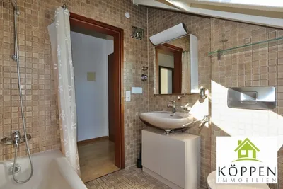 Außergewöhnliche 3-Zi-DG-Whg. 78 qm Nfl.  mit großer Loggia in ruhiger Wohnlage von Backnang – Bild 3