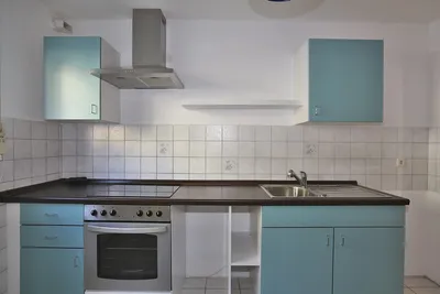 Reserviert - Gepflegte 2-Zi.-Wohnung Bj. 1996 mit Einbauküche und Pkw-Stellplatz – Bild 6