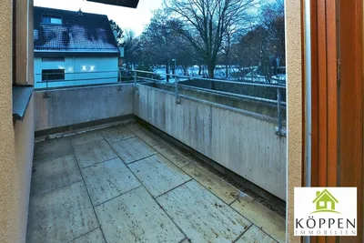 Sofort frei - Untertürkheim-Luginsland, helle 2 Zi.-Wohnung mit grossem Südbalkon – Bild 3