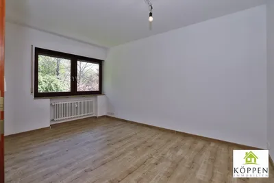 Sofort frei - Untertürkheim-Luginsland, helle 3 Zi.-Wohnung ca. 100 m² mit grossem Südbalkon – Bild 6