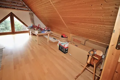Maisonette-Wohnung in freistehendem 2-Fam.-Haus, 3 Zi. 84 m² + 2 Hobbyzimmer im DG ca. 25 m² – Bild 4