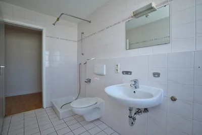 Winnenden, großzügige 3 1/2-Zi.-Wohnung mit Loggia, sof. frei – Bild 5