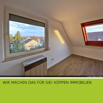 Bad Cannstatt, 1-Zi.-DG-Wohnung mit Kochnische und Bad (ohne Balkon), ideal für Pendler