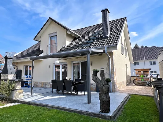 Hier wird Wohnen zum Erlebnis  - Exklusives Einfamilienhaus in Allmersbach i. T