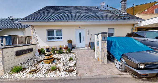 GELEGENHEIT - Exklusives Einfamilienhaus in Allmersbach i. T, kurzfristig beziehbar