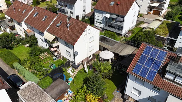 1-Fam.-Haus mit ELW, Hauptwhg,  5 Zi., Balkon - 88 qm •  ELW 3 Zi., Balkon - 60 qm. in Leutenbach